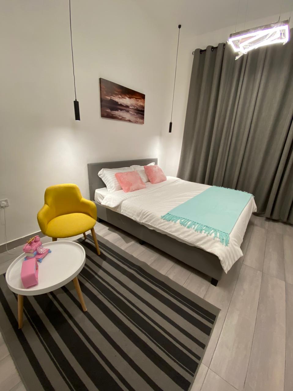 ROOM4