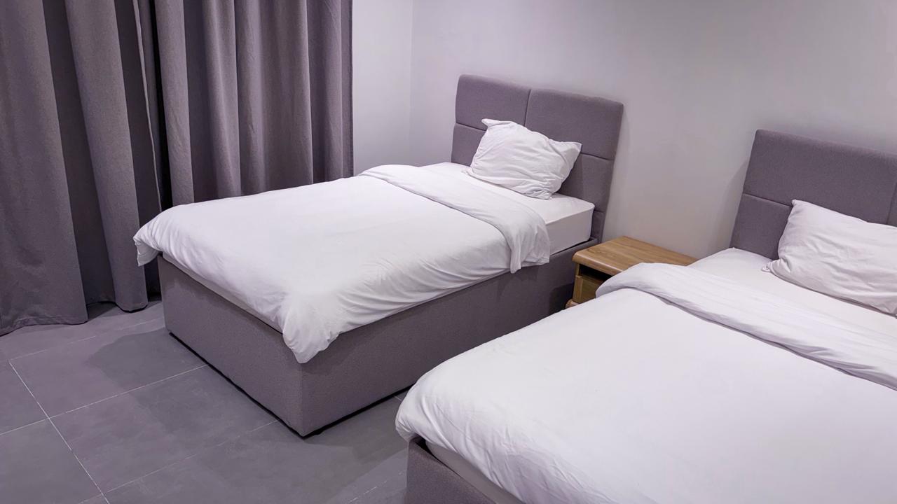 ROOM1